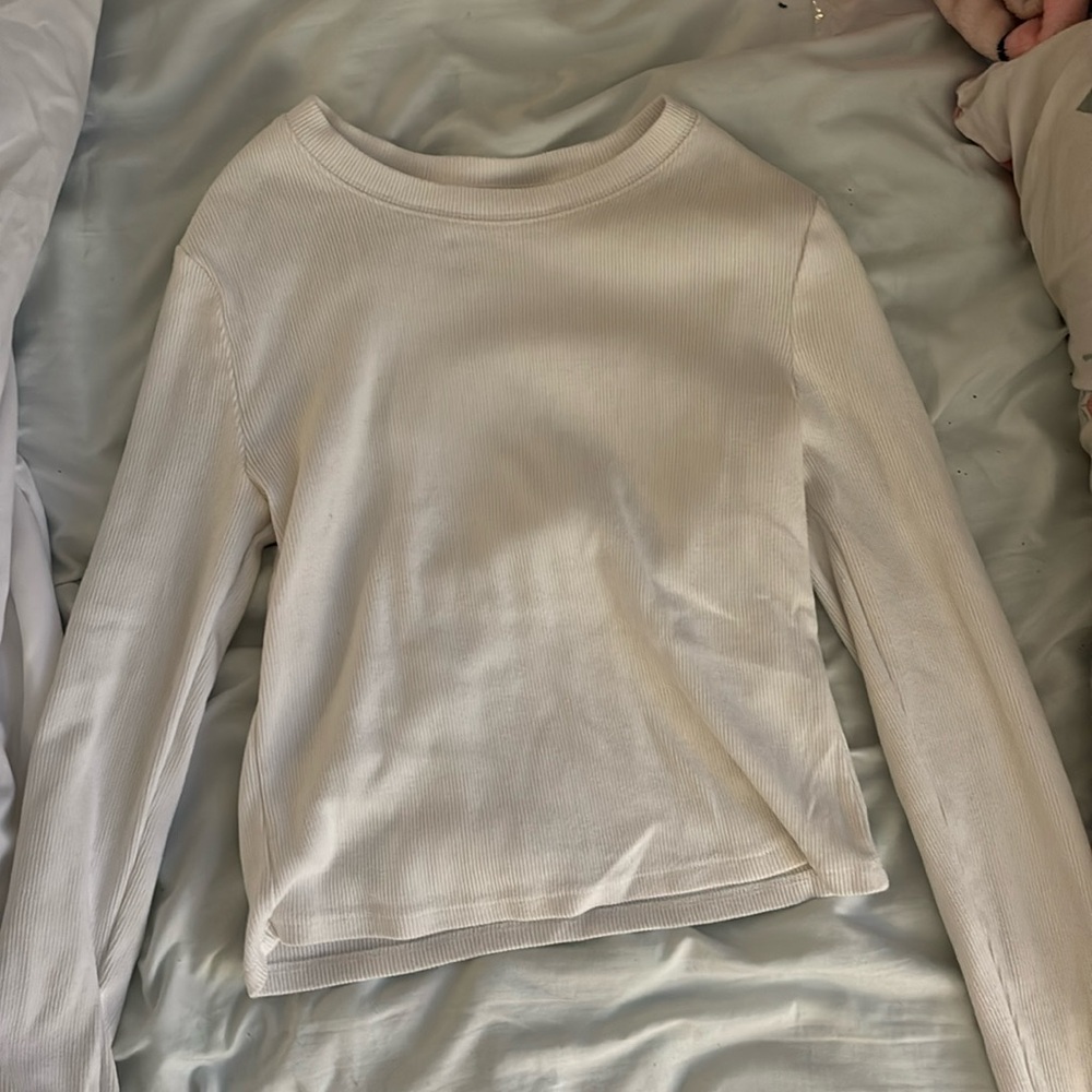 Short fit white shirt for teenagers